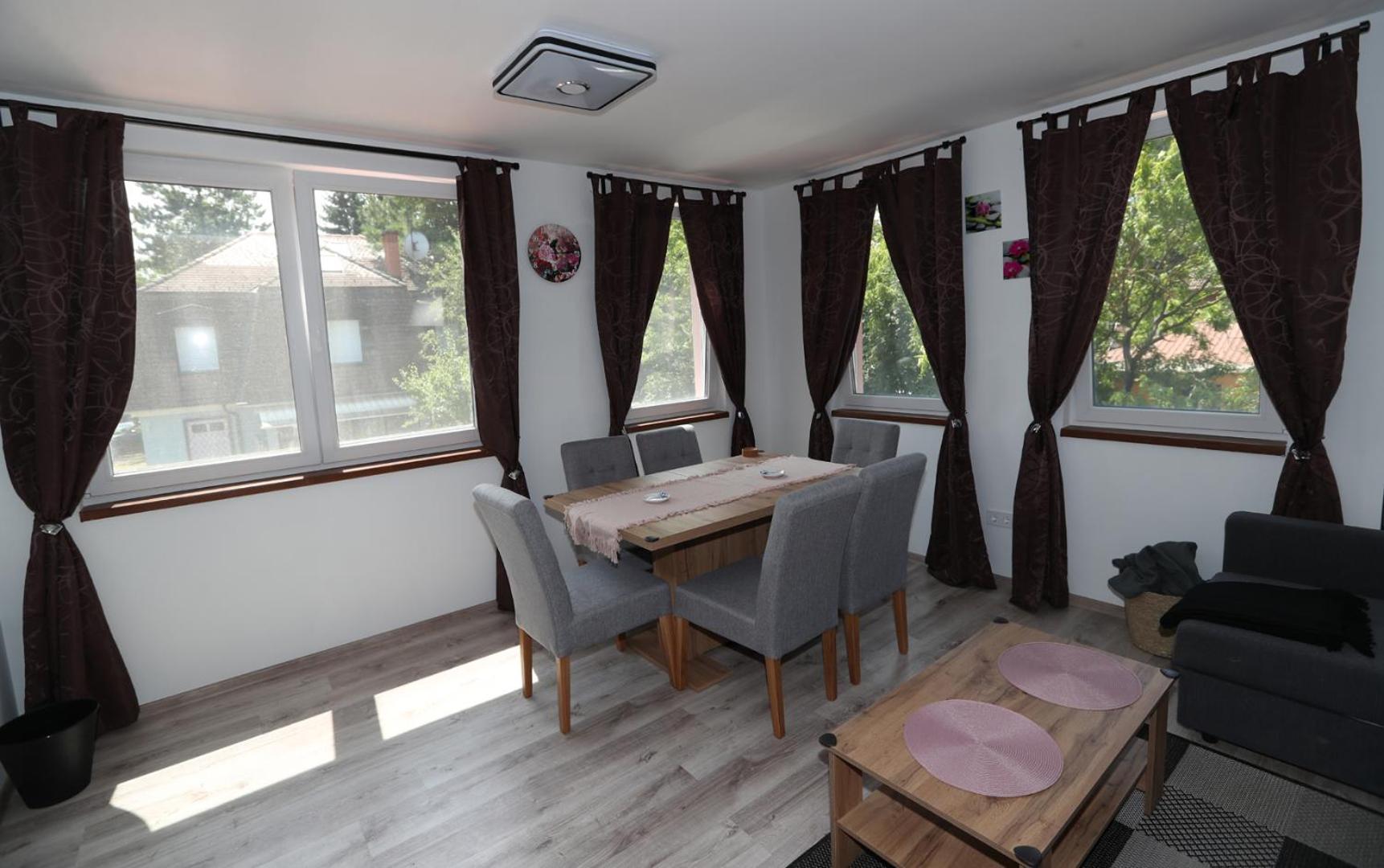 Four Flowers Apartman شيوفوك المظهر الخارجي الصورة